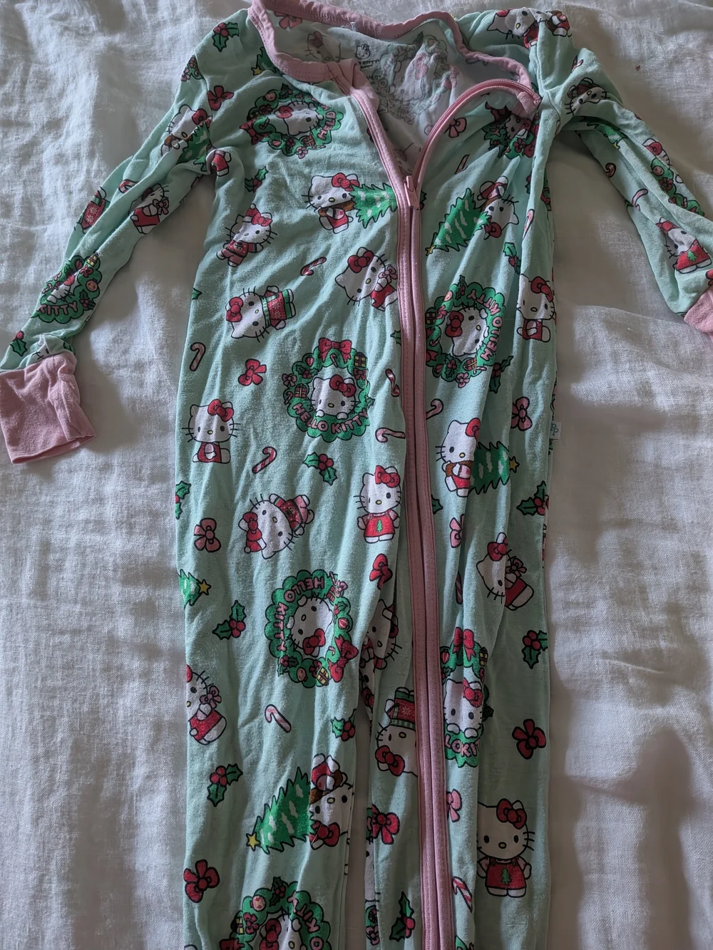 Hello Kitty Christmas Wreath 18-24mos Convertible Zipper Pajamas